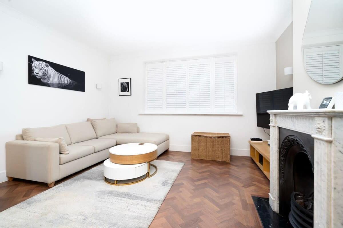 Spacious Haven For Family And Friends Londra