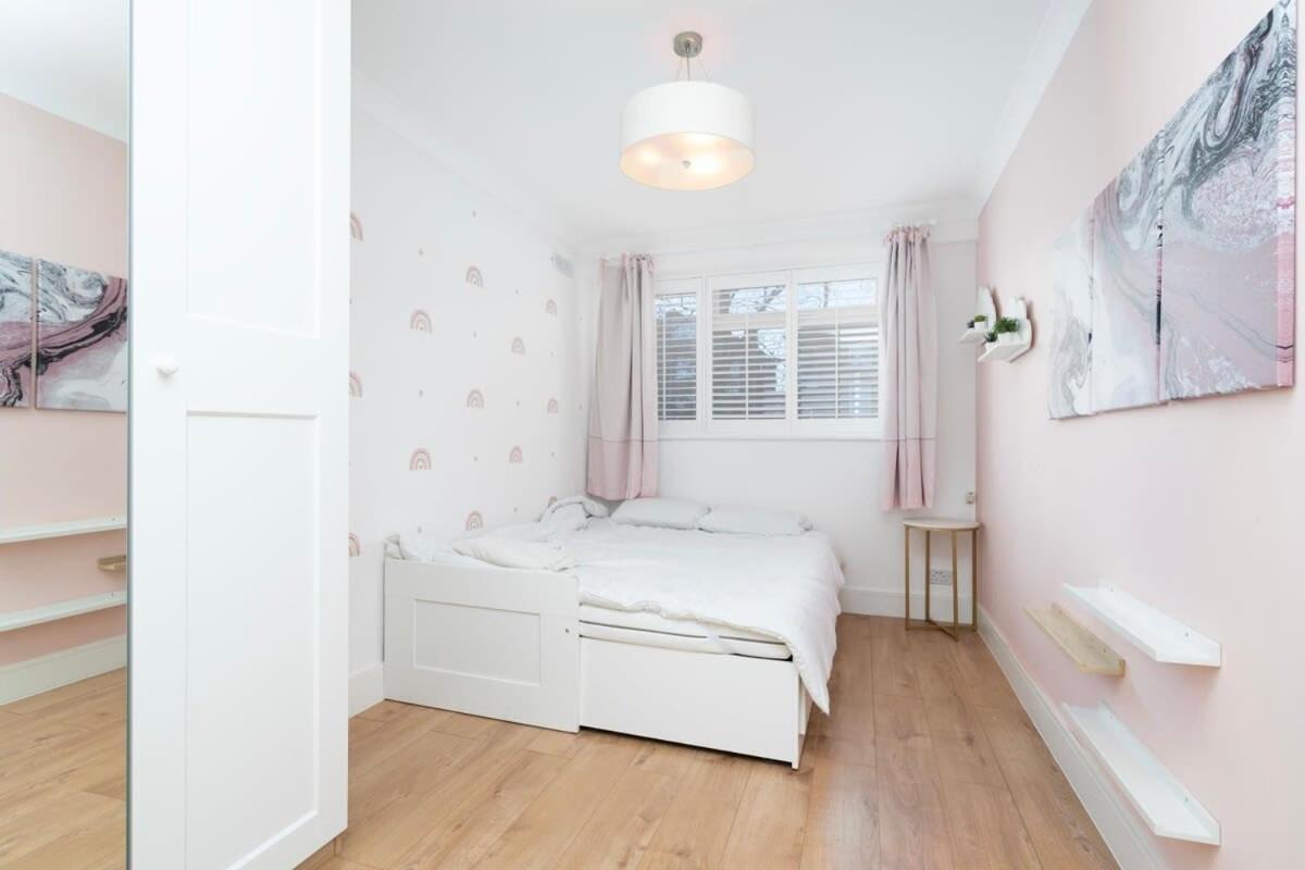 Spacious Haven For Family And Friends Londra